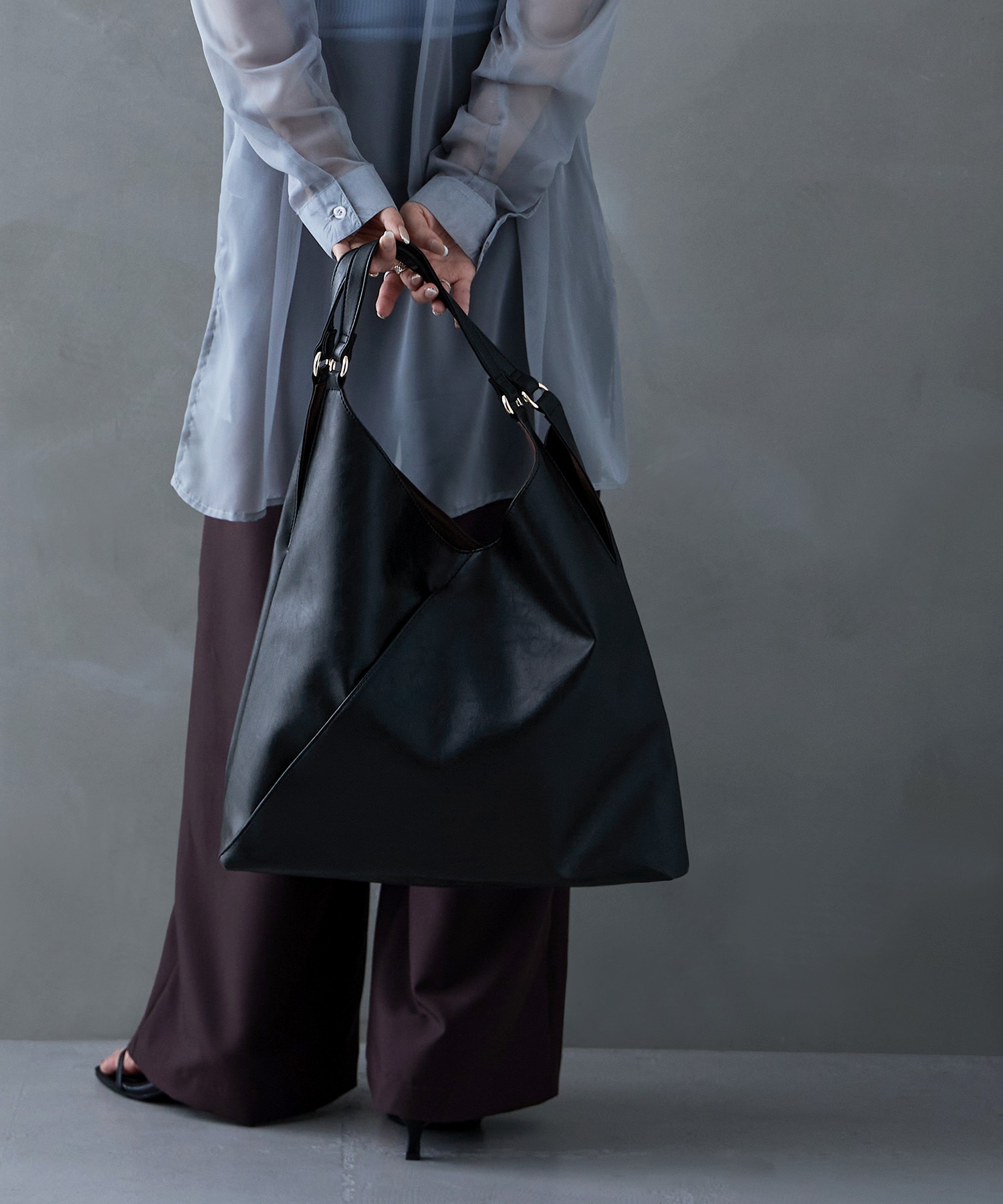 トライアングルフェイクレザートートバッグ レディース 鞄 バッグ フェイクレザー ワンハンドル トートバッグ ハンドバッグ ワンショルダーバッグ レザー 手提げ 肩掛け A4サイズ対応 三角 合皮 トライアングルフェイクレザートートバッグ レディース 鞄 バッグ フェイクレザー ワンハンドル トートバッグ ハンドバッグ ワンショルダーバッグ レザー 手提げ 肩掛け A4サイズ対応 三角 合皮