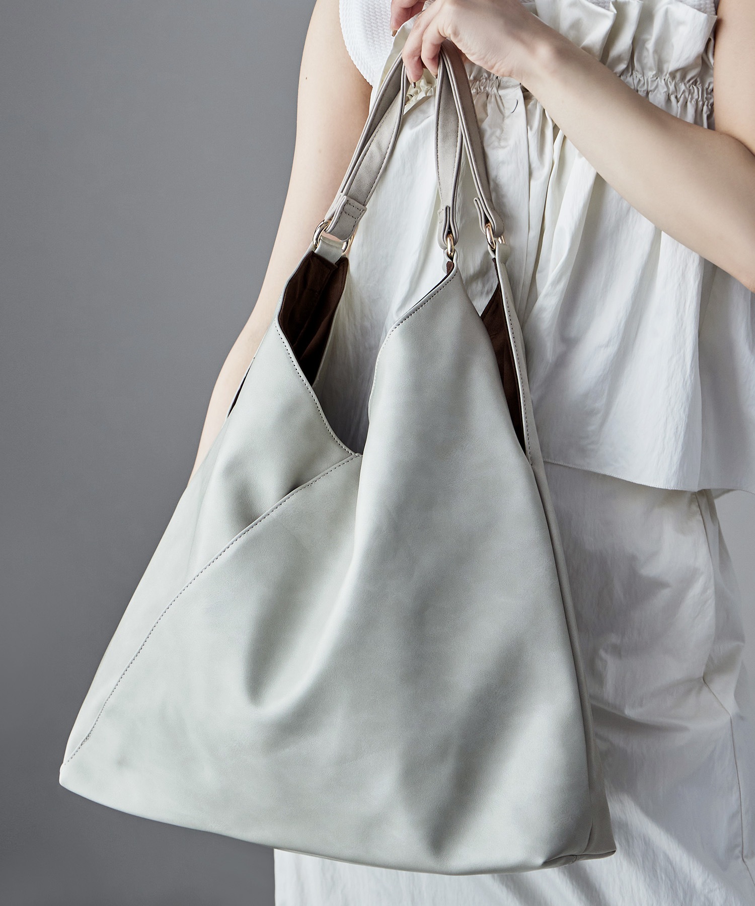 トライアングルフェイクレザートートバッグ レディース 鞄 バッグ フェイクレザー ワンハンドル トートバッグ ハンドバッグ ワンショルダーバッグ レザー 手提げ 肩掛け A4サイズ対応 三角 合皮 トライアングルフェイクレザートートバッグ レディース 鞄 バッグ フェイクレザー ワンハンドル トートバッグ ハンドバッグ ワンショルダーバッグ レザー 手提げ 肩掛け A4サイズ対応 三角 合皮