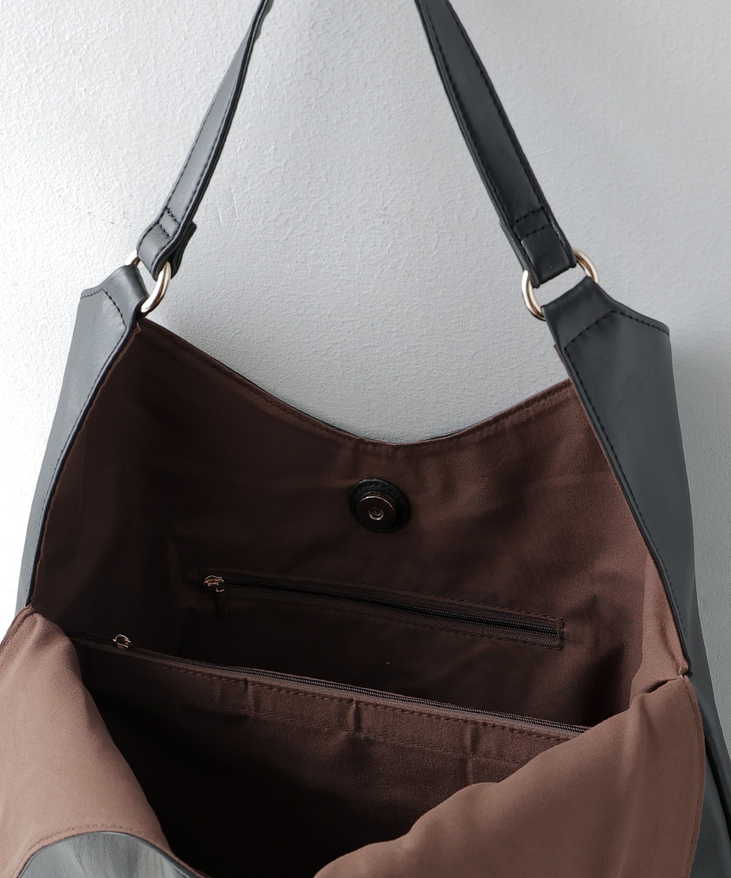 トライアングルフェイクレザートートバッグ レディース 鞄 バッグ フェイクレザー ワンハンドル トートバッグ ハンドバッグ ワンショルダーバッグ レザー 手提げ 肩掛け A4サイズ対応 三角 合皮 トライアングルフェイクレザートートバッグ レディース 鞄 バッグ フェイクレザー ワンハンドル トートバッグ ハンドバッグ ワンショルダーバッグ レザー 手提げ 肩掛け A4サイズ対応 三角 合皮