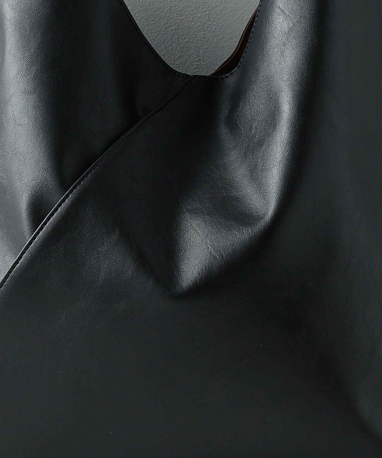 トライアングルフェイクレザートートバッグ レディース 鞄 バッグ フェイクレザー ワンハンドル トートバッグ ハンドバッグ ワンショルダーバッグ レザー 手提げ 肩掛け A4サイズ対応 三角 合皮 トライアングルフェイクレザートートバッグ レディース 鞄 バッグ フェイクレザー ワンハンドル トートバッグ ハンドバッグ ワンショルダーバッグ レザー 手提げ 肩掛け A4サイズ対応 三角 合皮