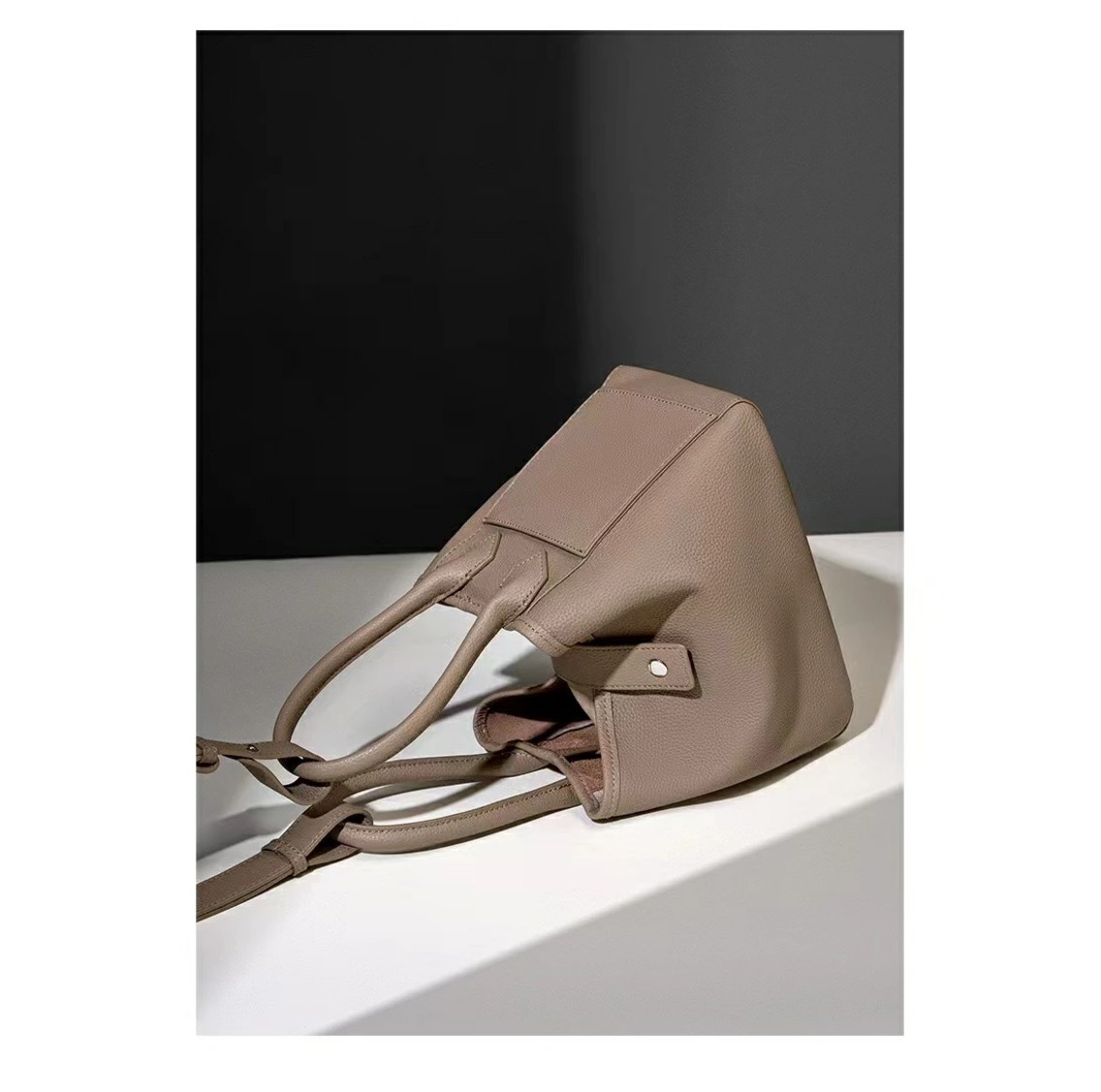 2024新作!3WAY トートバッグ レディース 本革 ファッション 大容量 通勤バッグ 柔らかい おしゃれ きれいめ 肩掛け レザー ビジネス 大きめ 手提げ ハンドバッグ 2024新作!3WAY トートバッグ レディース 本革 ファッション 大容量 通勤バッグ 柔らかい おしゃれ きれいめ 肩掛け レザー ビジネス 大きめ 手提げ ハンドバッグ