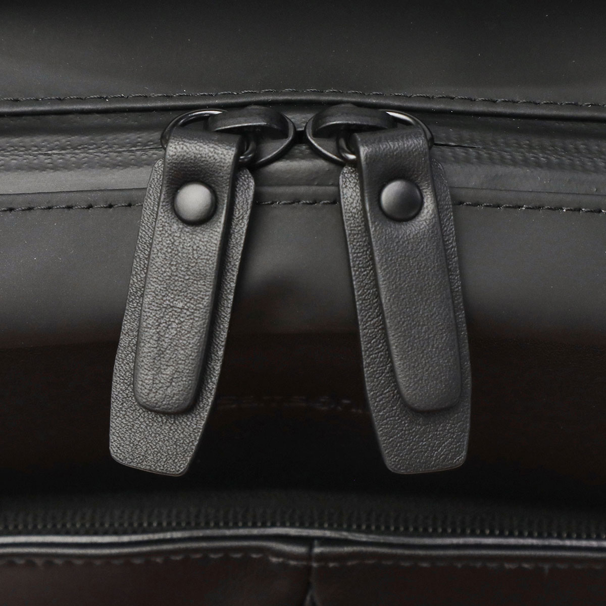 正規品2年保証 リュック ビジネスリュック メンズ ブランド 軽量 ビジネスバッグ 50代 A4 本革 レザー PC 15.6インチ 撥水 軽い 通勤 出張 ファスナー モダニクル 2 バックパック 正規品2年保証 リュック ビジネスリュック メンズ ブランド 軽量 ビジネスバッグ 50代 A4 本革 レザー PC 15.6インチ 撥水 軽い 通勤 出張 ファスナー モダニクル 2 バックパック