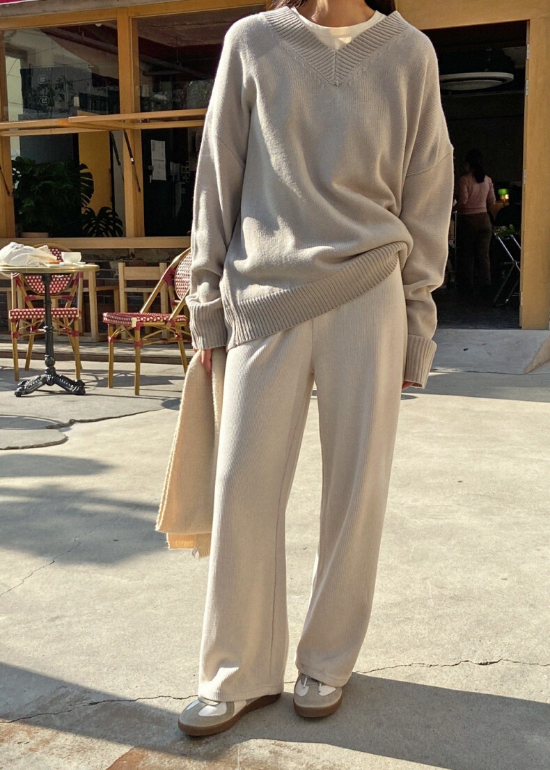 トップス ニットソー 袖あり 長袖 萌袖 Vネック 襟なし 伸縮性 ニット