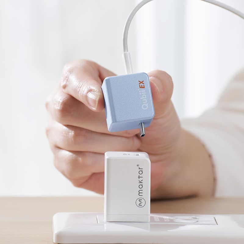 MAKTAR　PD充電対応高速バックアップストレージ(メモリ内蔵)1T スカイブルー　MKPQE-BL-1T