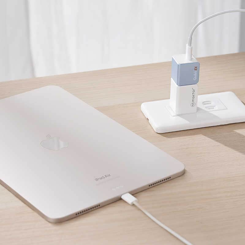 MAKTAR　PD充電対応高速バックアップストレージ(メモリ内蔵)1T スカイブルー　MKPQE-BL-1T