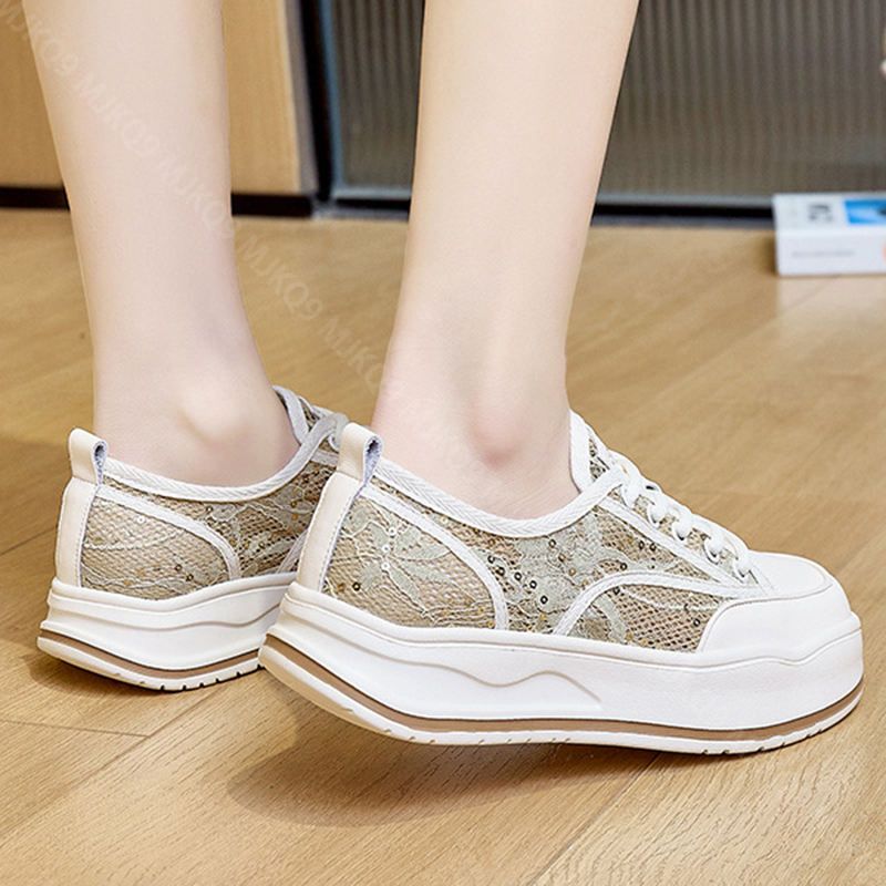 1000円OFFクーポン カジュアル スニーカー レディース 厚底 レース 通気 ランニングシューズ 通学靴 美脚 デッキシューズ 軽量 無地 疲れにくい 柔らかい 走れる 美脚スニーカー 滑り止め