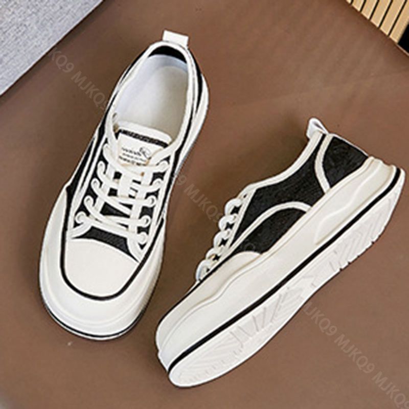 1000円OFFクーポン カジュアル スニーカー レディース 厚底 レース 通気 ランニングシューズ 通学靴 美脚 デッキシューズ 軽量 無地 疲れにくい 柔らかい 走れる 美脚スニーカー 滑り止め