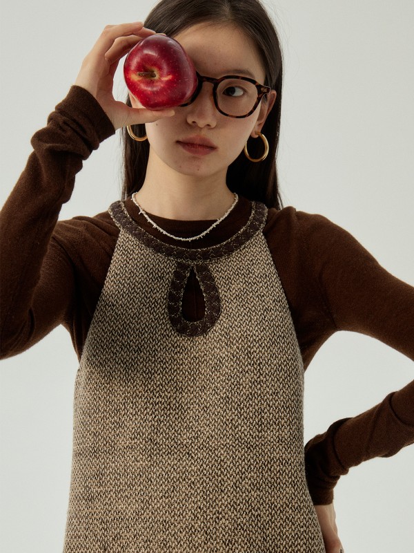 オーモントエッグタルトホームレトロホルターネックウォータードロップドレス冬新作ウエストスリムショートベストドレス