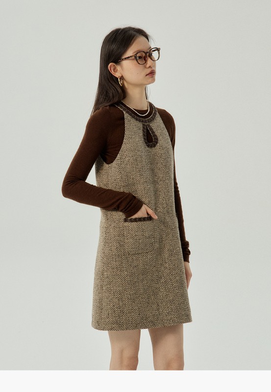 オーモントエッグタルトホームレトロホルターネックウォータードロップドレス冬新作ウエストスリムショートベストドレス