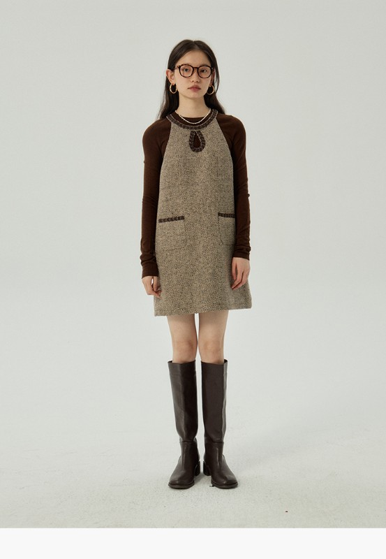 オーモントエッグタルトホームレトロホルターネックウォータードロップドレス冬新作ウエストスリムショートベストドレス