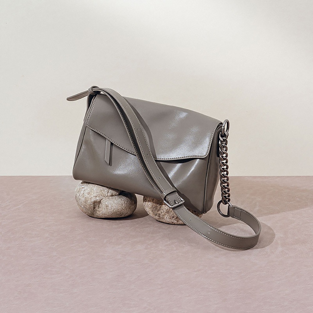 【本革 4カラー キーホルダーを贈る】オールシーズン 韓国斜めがけ レディース 人気 ショルダーバッグ キルティング ミニ 軽量 大人 カジュアル 小さめ 収納 【本革 4カラー キーホルダーを贈る】オールシーズン 韓国斜めがけ レディース 人気 ショルダーバッグ キルティング ミニ 軽量 大人 カジュアル 小さめ 収納