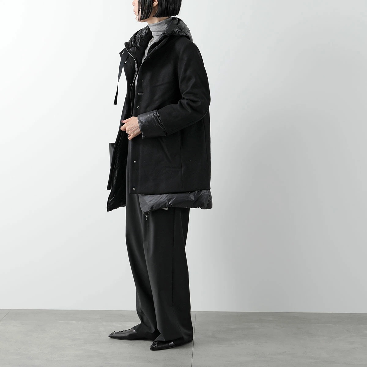 HERNO ヘルノ ダウンコート PI001966D 33344 レディース ナイロン×ウールツイル 切り替え フード付き Aシェイプ 撥水加工 カラー3色 HERNO ヘルノ ダウンコート PI001966D 33344 レディース ナイロン×ウールツイル 切り替え フード付き Aシェイプ 撥水加工 カラー3色