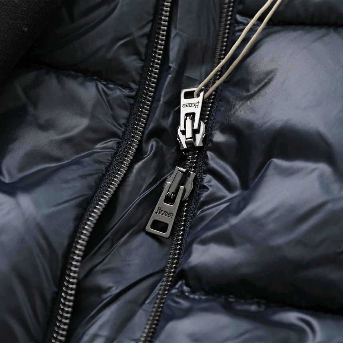 HERNO ヘルノ ダウンコート PI001966D 33344 レディース ナイロン×ウールツイル 切り替え フード付き Aシェイプ 撥水加工 カラー3色 HERNO ヘルノ ダウンコート PI001966D 33344 レディース ナイロン×ウールツイル 切り替え フード付き Aシェイプ 撥水加工 カラー3色