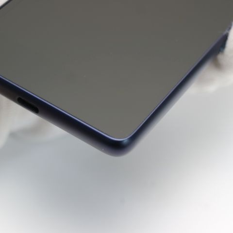 新品同様 KYV44 Qua phone QZ インディゴ スマホ 110