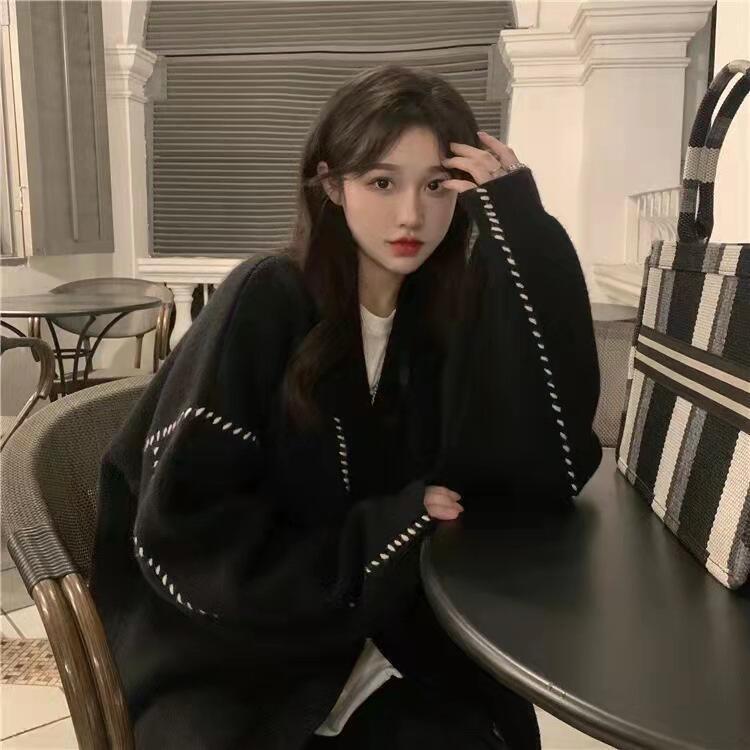 ステッチ入り Vネック 長袖 ニット カーディガン トップス ミディアム丈 袖あり ドロップショルダー 襟なし 前開き かわいい 大人可愛い シンプル カジュアル 大人 おしゃれ お洒落 大人女子 ステッチ入り Vネック 長袖 ニット カーディガン トップス ミディアム丈 袖あり ドロップショルダー 襟なし 前開き かわいい 大人可愛い シンプル カジュアル 大人 おしゃれ お洒落 大人女子