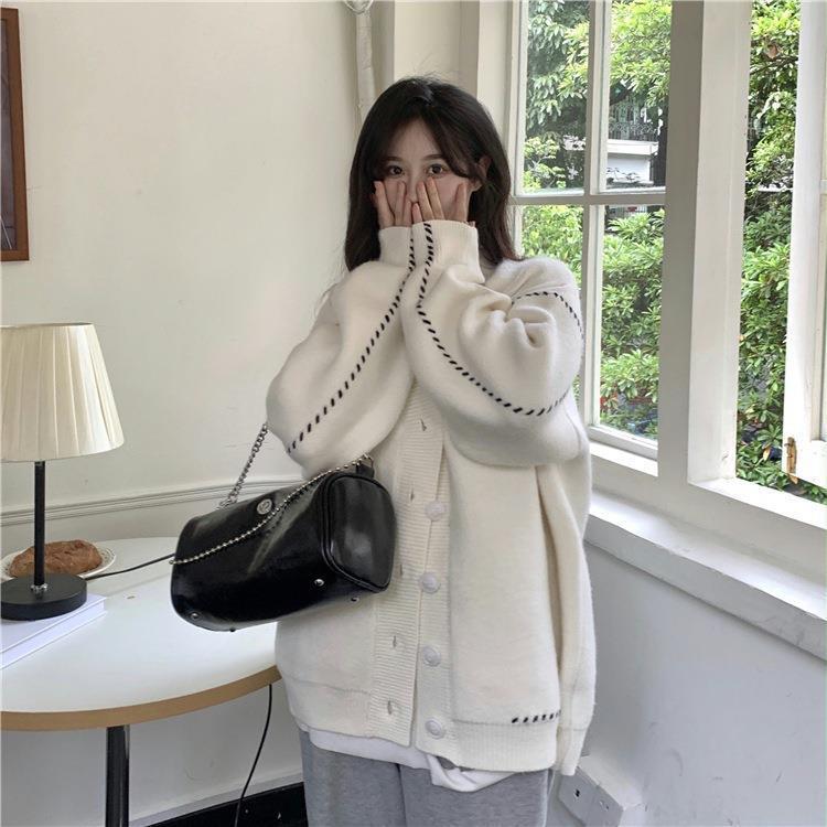 ステッチ入り Vネック 長袖 ニット カーディガン トップス ミディアム丈 袖あり ドロップショルダー 襟なし 前開き かわいい 大人可愛い シンプル カジュアル 大人 おしゃれ お洒落 大人女子 ステッチ入り Vネック 長袖 ニット カーディガン トップス ミディアム丈 袖あり ドロップショルダー 襟なし 前開き かわいい 大人可愛い シンプル カジュアル 大人 おしゃれ お洒落 大人女子