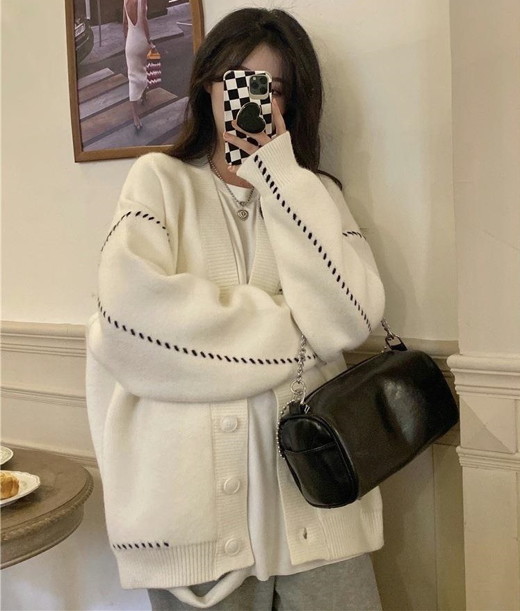 ステッチ入り Vネック 長袖 ニット カーディガン トップス ミディアム丈 袖あり ドロップショルダー 襟なし 前開き かわいい 大人可愛い シンプル カジュアル 大人 おしゃれ お洒落 大人女子 ステッチ入り Vネック 長袖 ニット カーディガン トップス ミディアム丈 袖あり ドロップショルダー 襟なし 前開き かわいい 大人可愛い シンプル カジュアル 大人 おしゃれ お洒落 大人女子