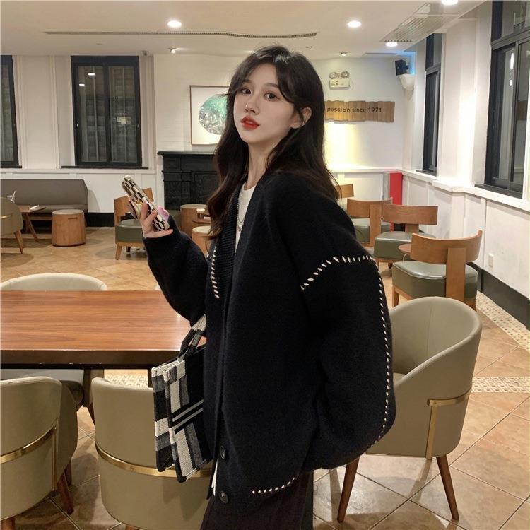 ステッチ入り Vネック 長袖 ニット カーディガン トップス ミディアム丈 袖あり ドロップショルダー 襟なし 前開き かわいい 大人可愛い シンプル カジュアル 大人 おしゃれ お洒落 大人女子 ステッチ入り Vネック 長袖 ニット カーディガン トップス ミディアム丈 袖あり ドロップショルダー 襟なし 前開き かわいい 大人可愛い シンプル カジュアル 大人 おしゃれ お洒落 大人女子