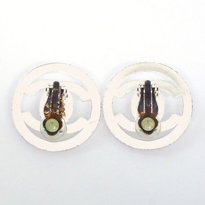 シャネル ココマーク ラウンド 透かし シルバーカラー クリップタイプ 【イヤリング】 シャネル ココマーク ラウンド 透かし シルバーカラー クリップタイプ 【イヤリング】