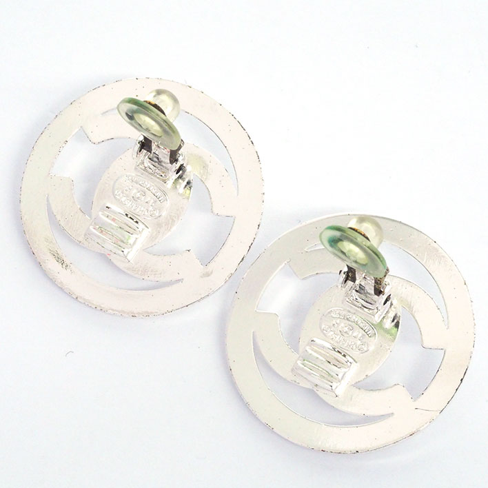 シャネル ココマーク ラウンド 透かし シルバーカラー クリップタイプ 【イヤリング】 シャネル ココマーク ラウンド 透かし シルバーカラー クリップタイプ 【イヤリング】
