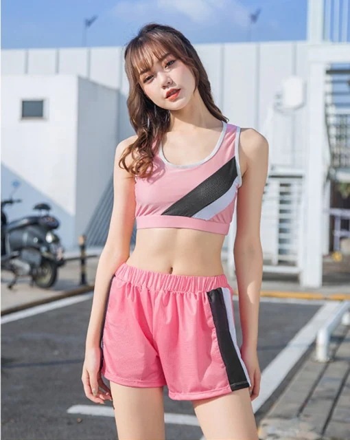 1つ買うと1つ無料水着 レディース 4点セット 小胸 バンドゥ パレオ 日焼け防止 パッド付き 体型カバー