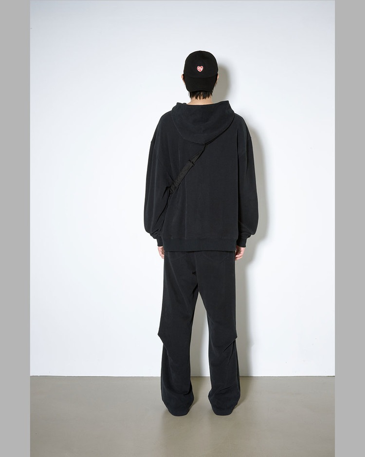 【THE MUSEUM VISITOR】 TV HEART LOGO SWEATPANTS : BLACK 【THE MUSEUM VISITOR】 TV HEART LOGO SWEATPANTS : BLACK