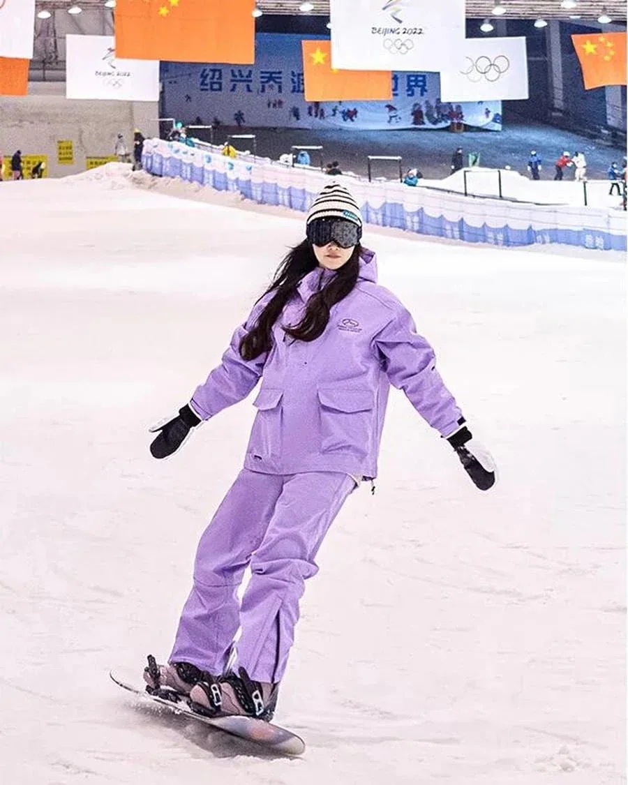 24 スノーボードウェア スノボウェア 上下セット 全色男女兼用 帽子眼鏡手袋 スキーウェア レディース スノボウェア ジャケット パンツ 上下セットスノーウェア スキー 撥水 ペアルック 24 スノーボードウェア スノボウェア 上下セット 全色男女兼用 帽子眼鏡手袋 スキーウェア レディース スノボウェア ジャケット パンツ 上下セットスノーウェア スキー 撥水 ペアルック