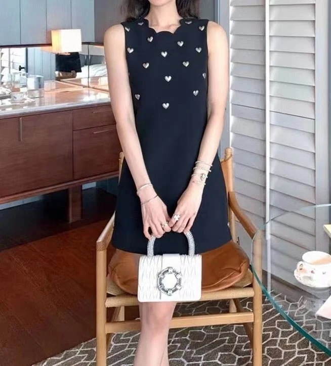 新入荷　ソリッドハートミニワンピース　人気トップス　コーデ　パーティードレス　二次会　上品　おしゃれ