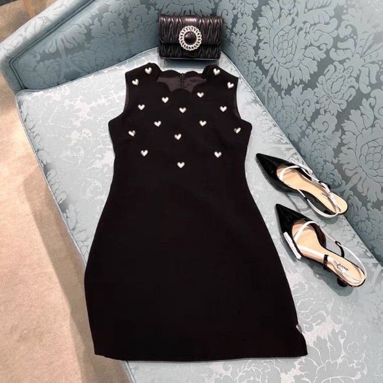 新入荷　ソリッドハートミニワンピース　人気トップス　コーデ　パーティードレス　二次会　上品　おしゃれ