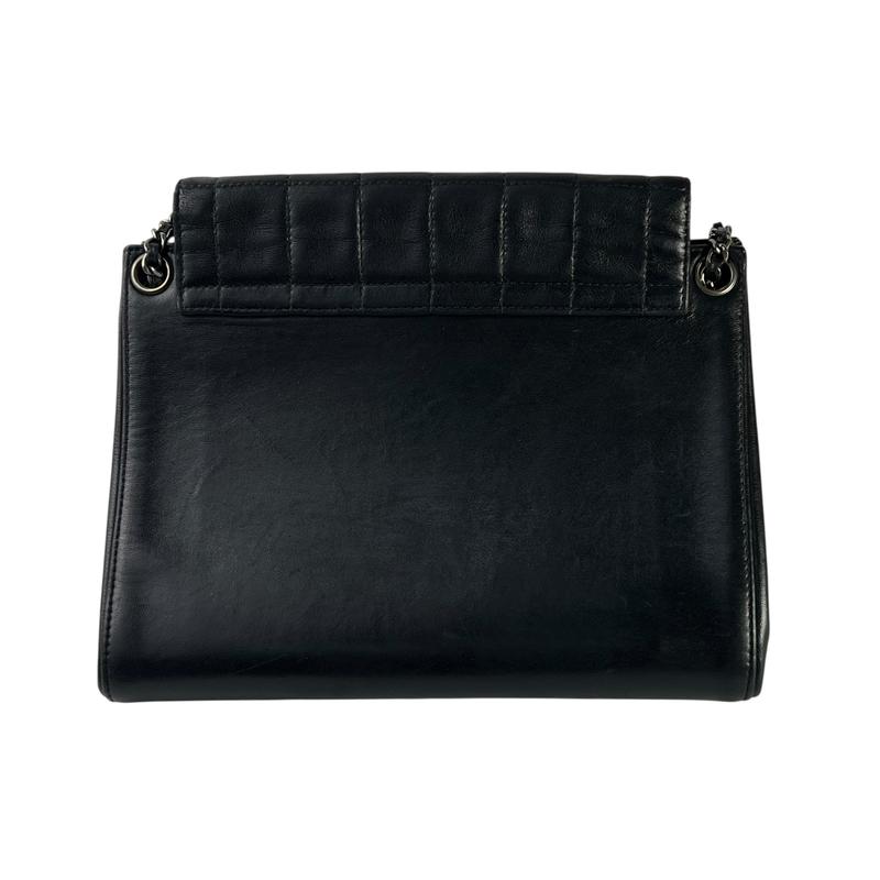 CHANEL シャネル チョコバー ラムスキン ショルダーバッグ ブラック A-8042 CHANEL シャネル チョコバー ラムスキン ショルダーバッグ ブラック A-8042