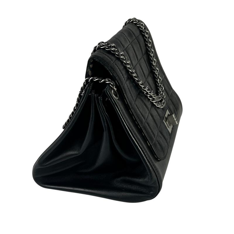 CHANEL シャネル チョコバー ラムスキン ショルダーバッグ ブラック A-8042 CHANEL シャネル チョコバー ラムスキン ショルダーバッグ ブラック A-8042