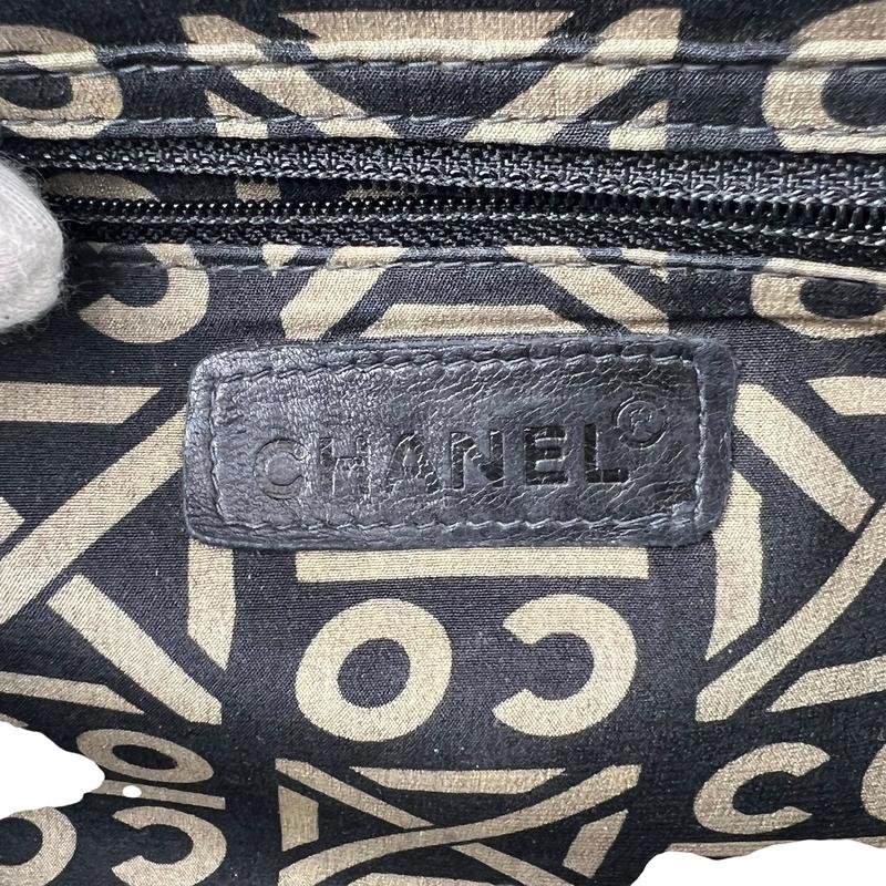 CHANEL シャネル チョコバー ラムスキン ショルダーバッグ ブラック A-8042 CHANEL シャネル チョコバー ラムスキン ショルダーバッグ ブラック A-8042