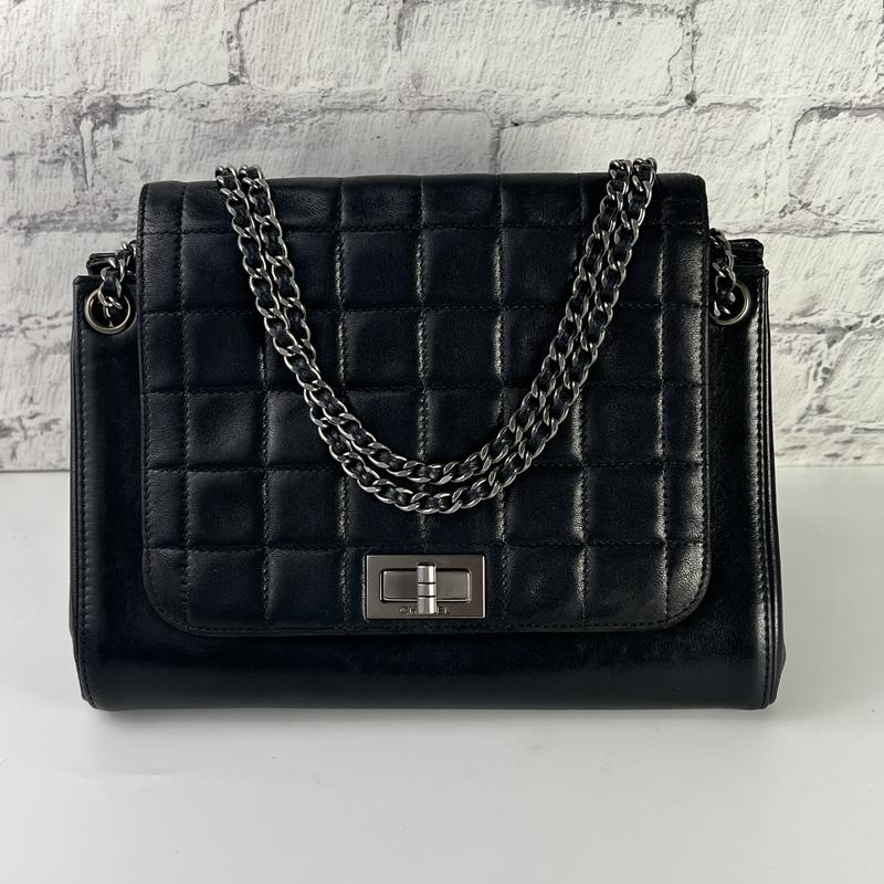 CHANEL シャネル チョコバー ラムスキン ショルダーバッグ ブラック A-8042 CHANEL シャネル チョコバー ラムスキン ショルダーバッグ ブラック A-8042