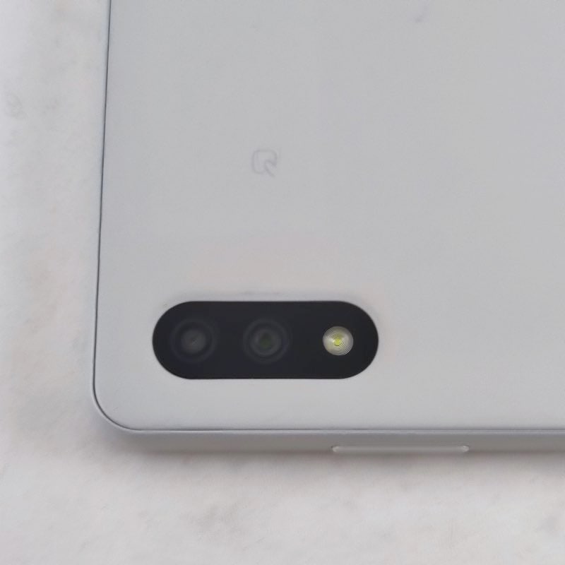 Xperia AceII SO-41B 64GB FMラジオ アウトレット 特典付 docomo版 SIMロック解除済 dace2wh-a186y4