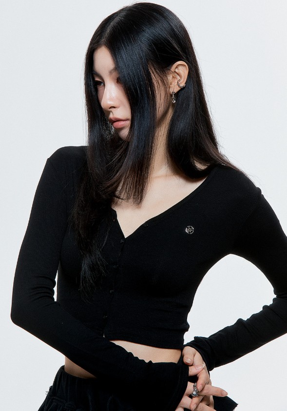 (DUC) V-Neck Crop Cardigan Black & Gray レディース服 韓国 ボタン (DUC) V-Neck Crop Cardigan Black & Gray レディース服 韓国 ボタン