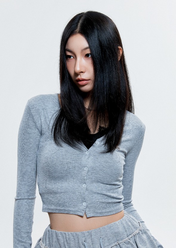 (DUC) V-Neck Crop Cardigan Black & Gray レディース服 韓国 ボタン (DUC) V-Neck Crop Cardigan Black & Gray レディース服 韓国 ボタン