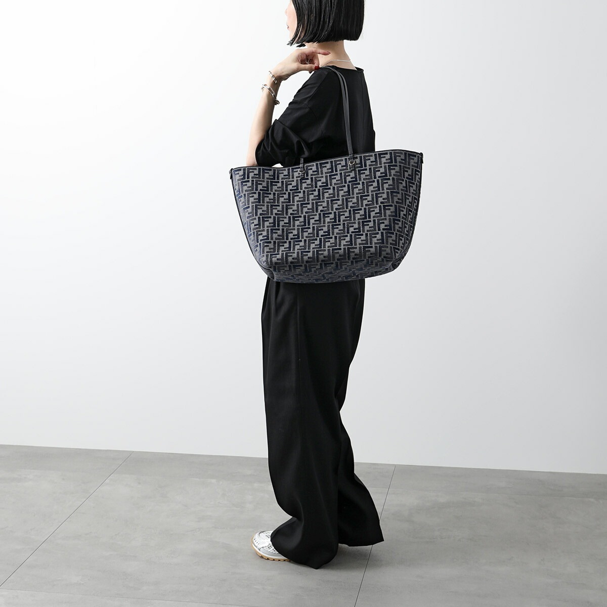 FENDI フェンディ トートバッグ ROLL LARGE ロール ラージ 8BH425 ASU1 レディース メンズ FF柄 ズッカ柄 リバーシブル 鞄 F1