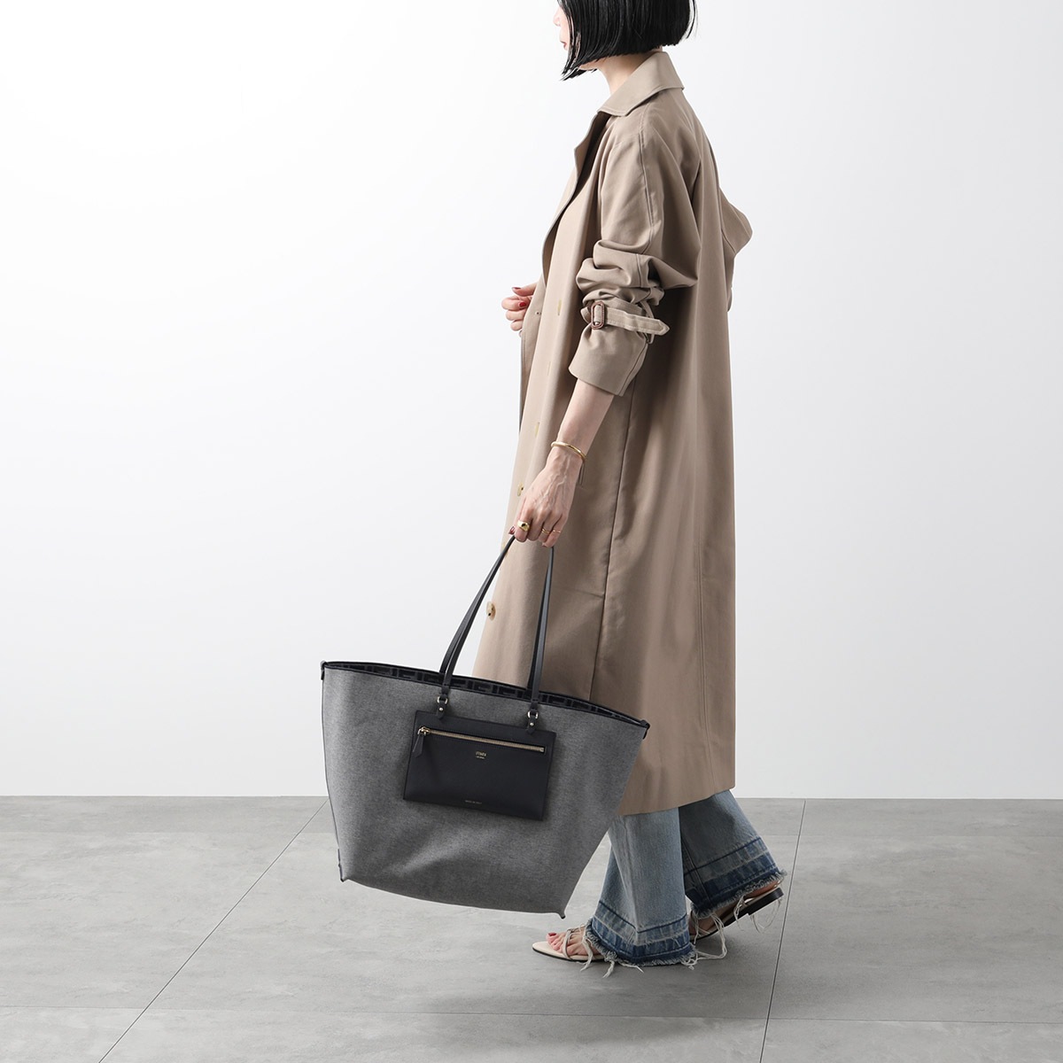 FENDI フェンディ トートバッグ ROLL LARGE ロール ラージ 8BH425 ASU1 レディース メンズ FF柄 ズッカ柄 リバーシブル 鞄 F1