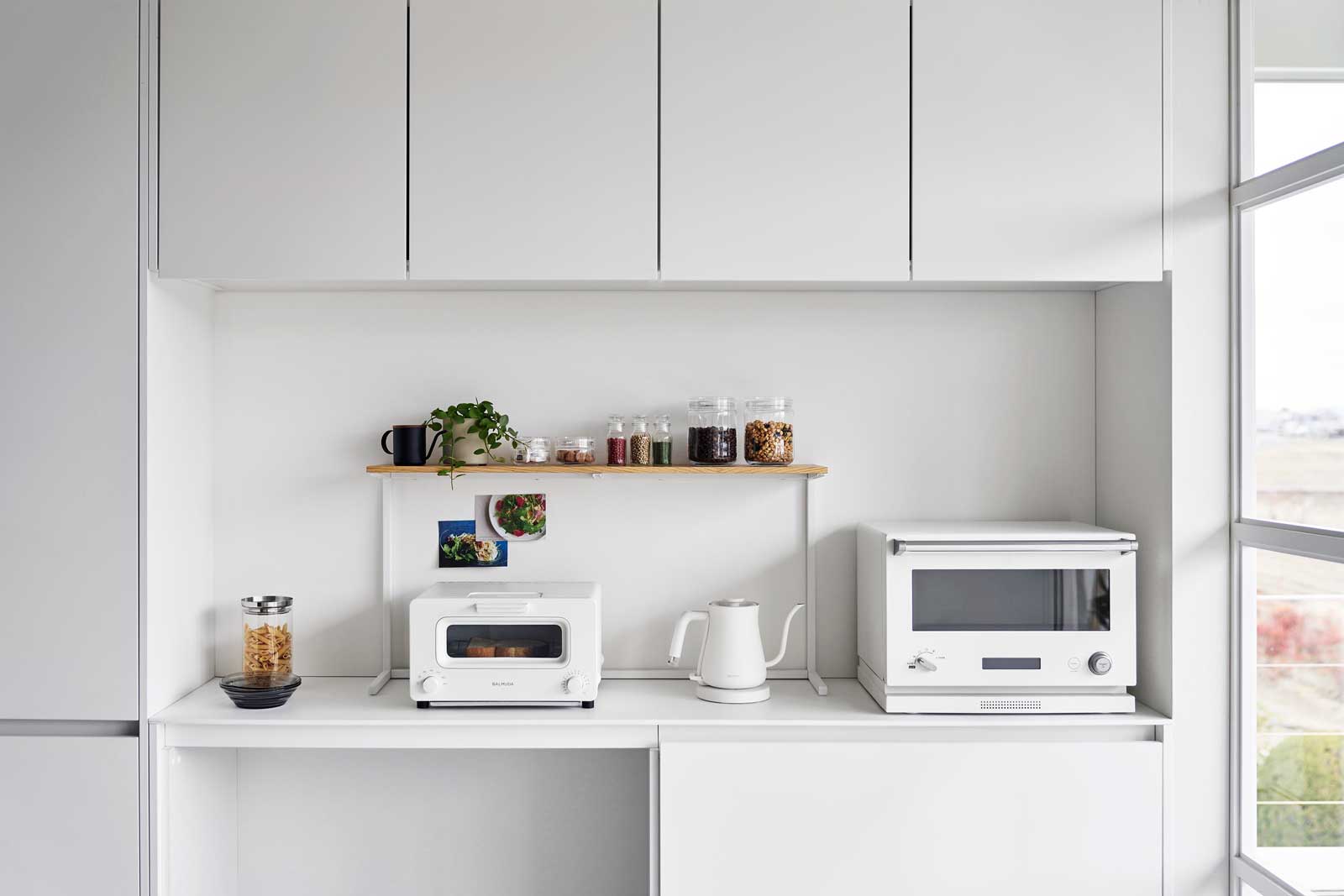 キッチン収納棚 山崎実業 tower タワー キッチンカウンター上棚 ホワイト キッチン収納棚 山崎実業 tower タワー キッチンカウンター上棚 ホワイト