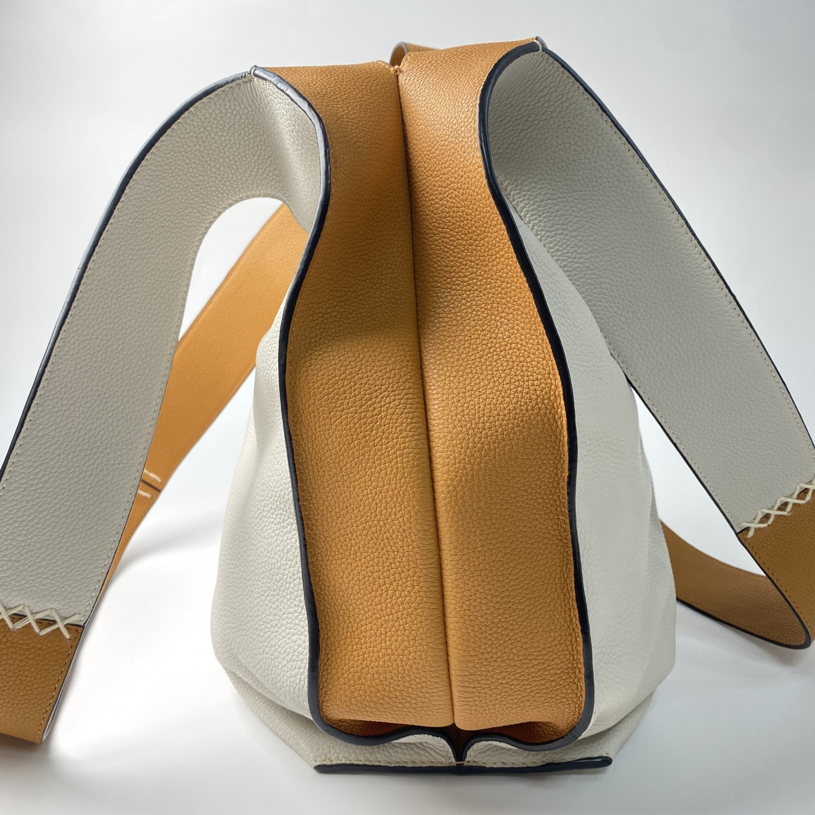 美品 ロエベ LOEWE レディース バイカラー レザー ショルダーバッグ トートバッグ 肩がけ 美品 ロエベ LOEWE レディース バイカラー レザー ショルダーバッグ トートバッグ 肩がけ