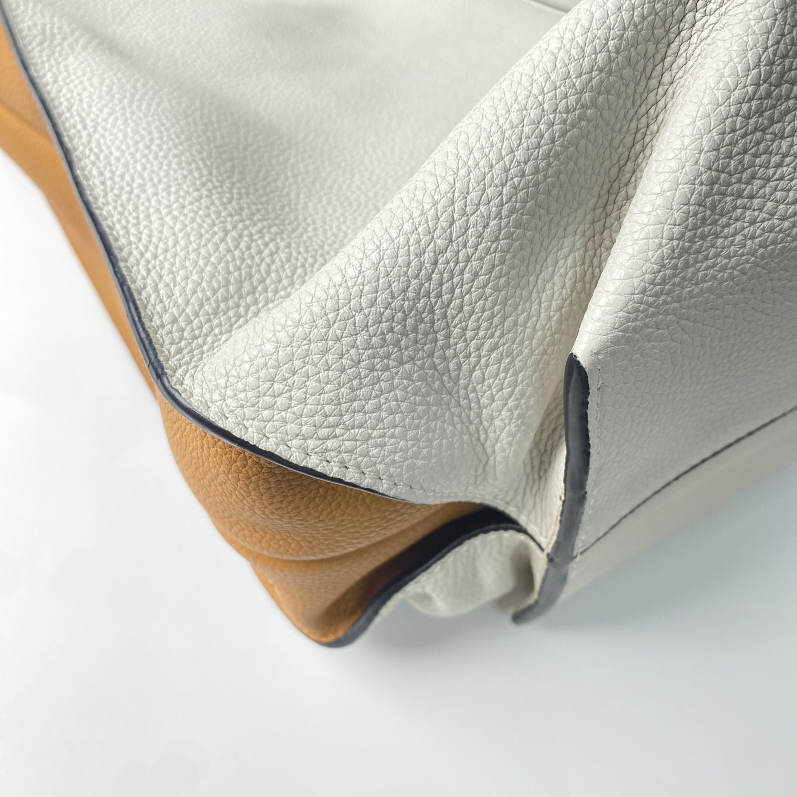 美品 ロエベ LOEWE レディース バイカラー レザー ショルダーバッグ トートバッグ 肩がけ 美品 ロエベ LOEWE レディース バイカラー レザー ショルダーバッグ トートバッグ 肩がけ