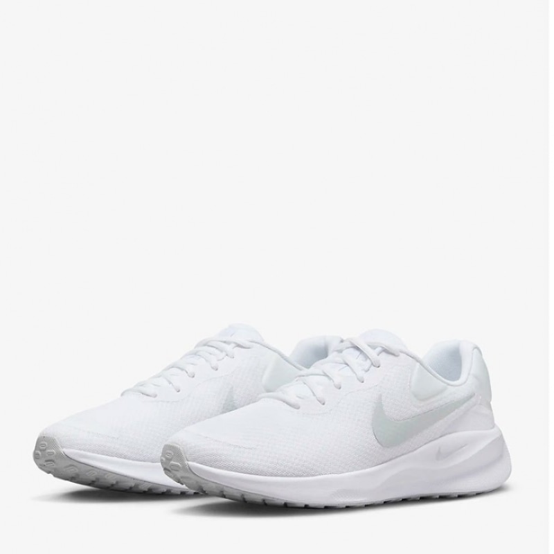 ナイキスニーカーランニングシューズレボリューション 7 FB2207-100 S2310 ロードランニングシューズ