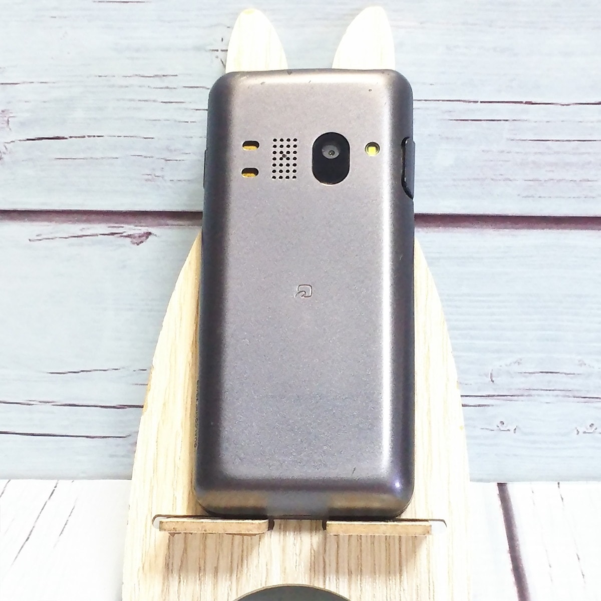 送料無料】KYOCERA au GRATINA 4G BLACK KYF31 本体 白ロム SIM