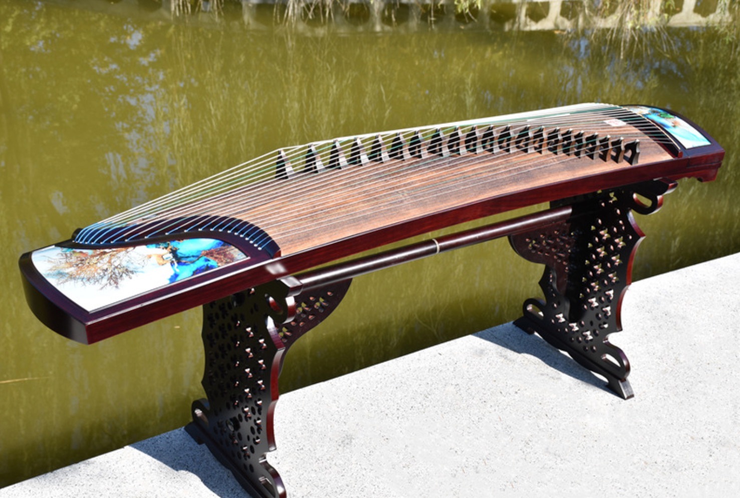 古筝プロの雪鹿中国の弦楽器 古筝プロの雪鹿中国の弦楽器