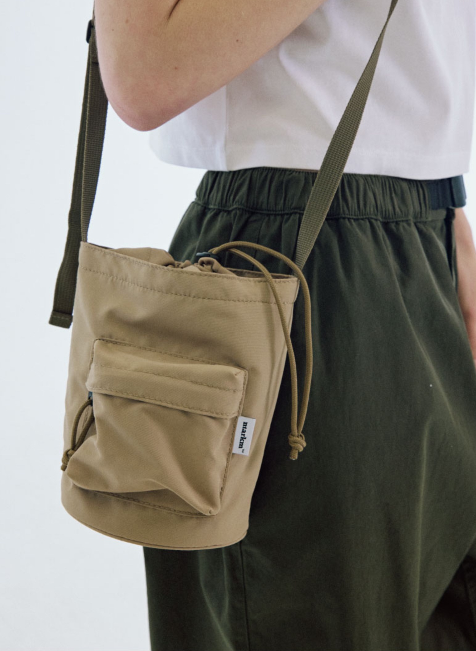 NYLON BUCKET BAG