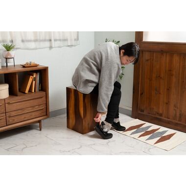 モンキーポッドのヴィンテージな四角いウッドスツール 北欧 インダストリアル スツール ステップ 鉢置き 花台 リビング ダイニング モンキーポッドのヴィンテージな四角いウッドスツール 北欧 インダストリアル スツール ステップ 鉢置き 花台 リビング ダイニング