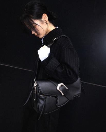 【IUGAMAKARAS】Bumpy Buckle Holster Bag 【IUGAMAKARAS】Bumpy Buckle Holster Bag