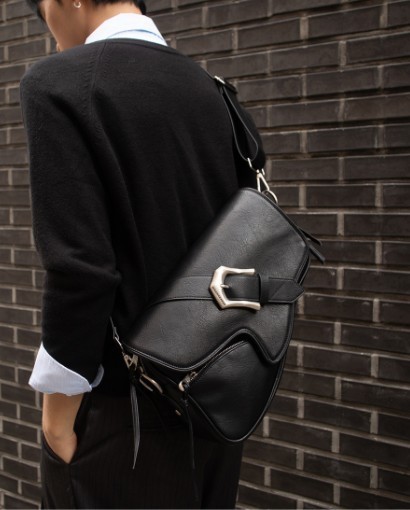 【IUGAMAKARAS】Bumpy Buckle Holster Bag 【IUGAMAKARAS】Bumpy Buckle Holster Bag