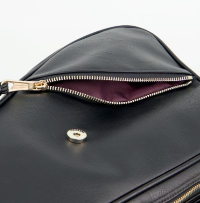 【IUGAMAKARAS】Bumpy Buckle Holster Bag 【IUGAMAKARAS】Bumpy Buckle Holster Bag