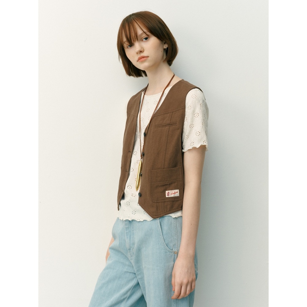 AND OU ケアンズ Vネックベスト (ベージュブラウン)